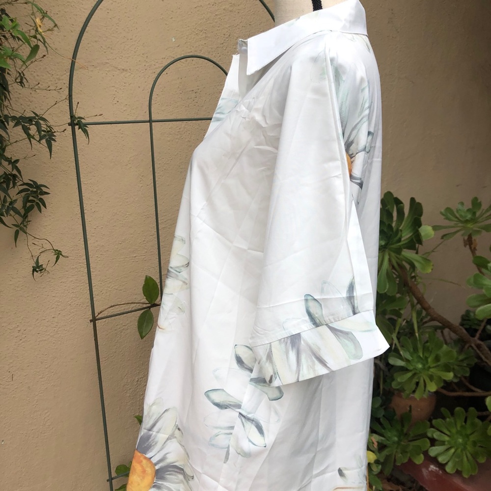 Ladies button down top - Picture 2 of 4